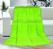 V zelenej farbe kvalitné akrylová deka Kira jednofarebná zelená, | rozmer 150x200cm.