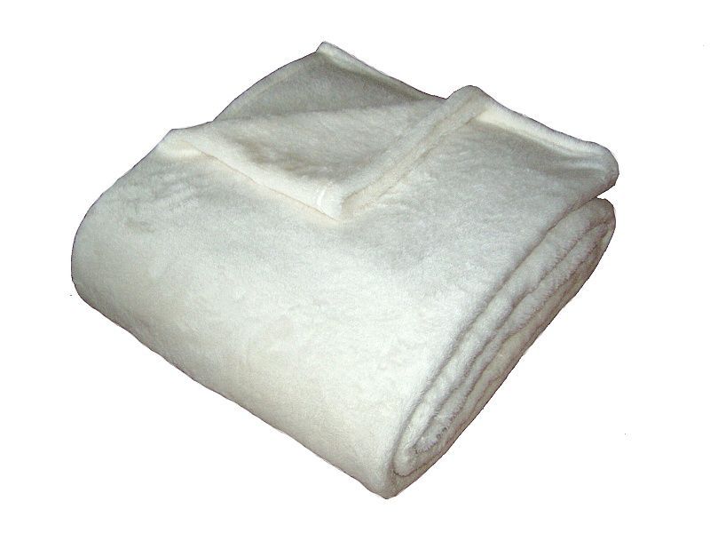 Kvalitná super soft deka Dadka v bielej farbe